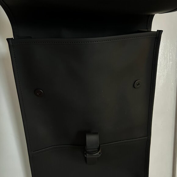 Sleek Matte Black Laptop Backpack – Vegan Leather | Modern & Minimalist Design - Picture 5 of 8